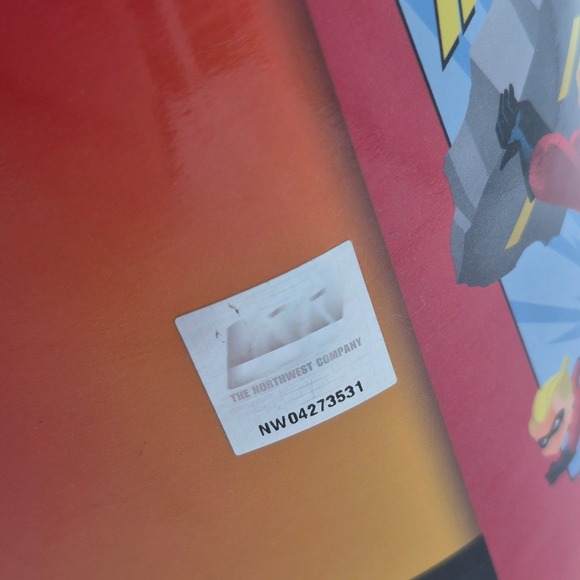 The Incredibles Family Fleece Throw Blanket 50" x 60" The Northwest Company Red - Picture 5 of 7